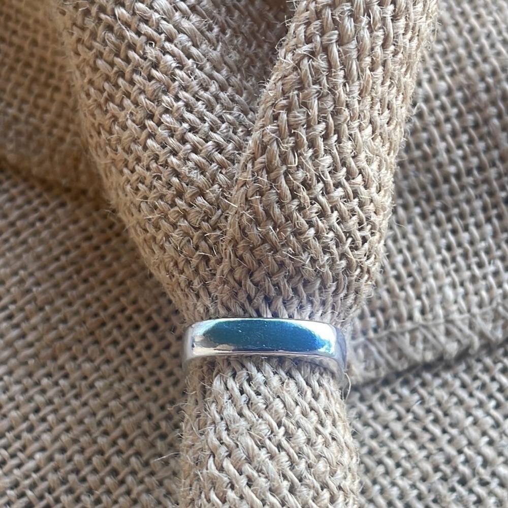 Sliver 925 Sterling Silver Square Circle Ring
Size 10 - Picture 9 of 12